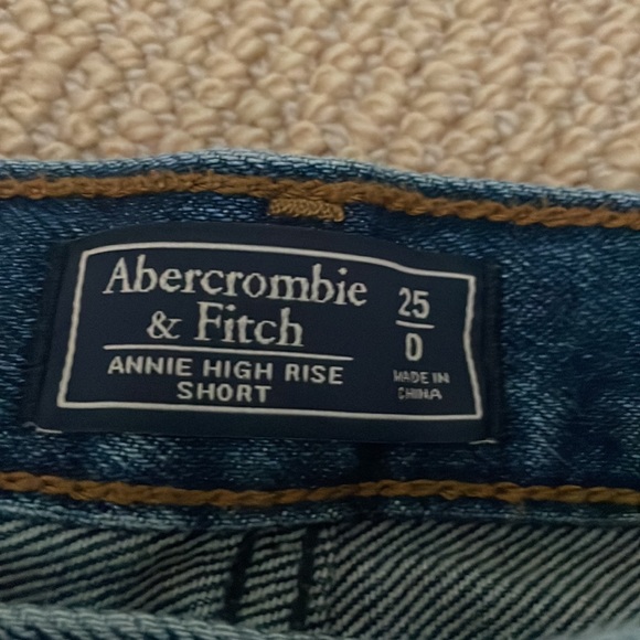 Abercrombie Jean shorts - Picture 2 of 3
